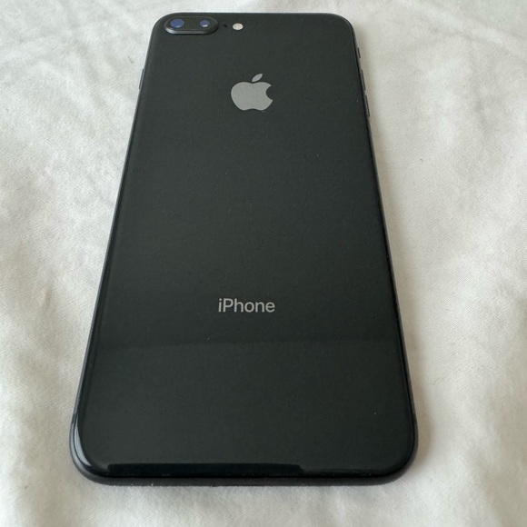 Iphone 8 Plus Unlocked 256GB Black with OtterBox case - Picture 2 of 12